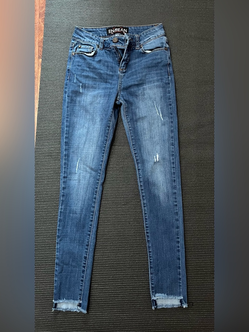EN JEAN Women's Dark Blue Skinny Jeans with Frayed Hem